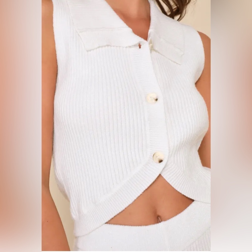 NWT Lulus Ivory Ribbed Knit Button-Up  Sweater Vest Old Money Medium - Picture 3 of 10